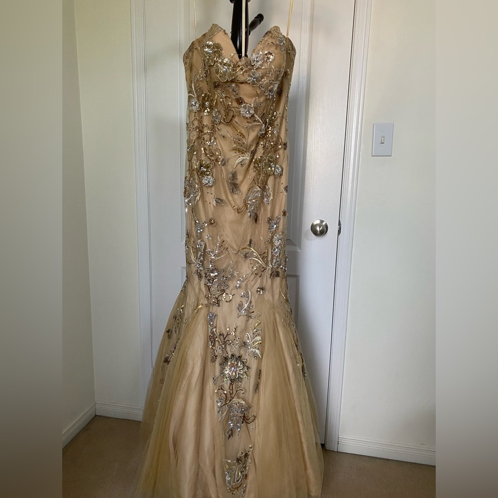 Formal Dress - Picture 2 of 4